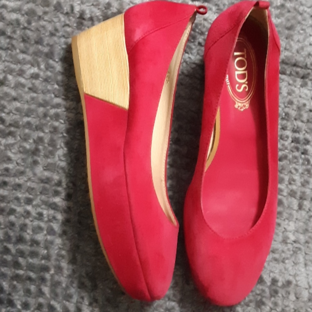 Tod’s of London Fuschia Suede Ballerina Platforms